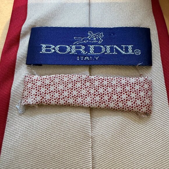 LOOKING FOR THIS TIE!! - Picture 3 of 4